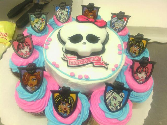 Sweet Elegance Cakes-By Tracie Monster High Cupcakes