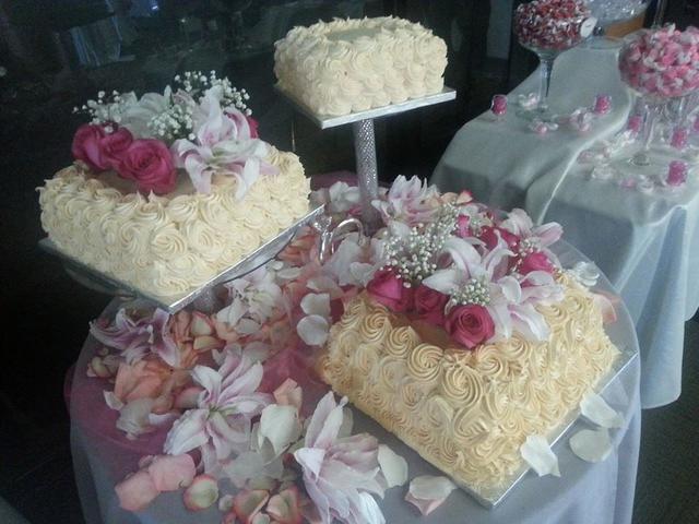 Sweet Elegance Cakes-By Tracie