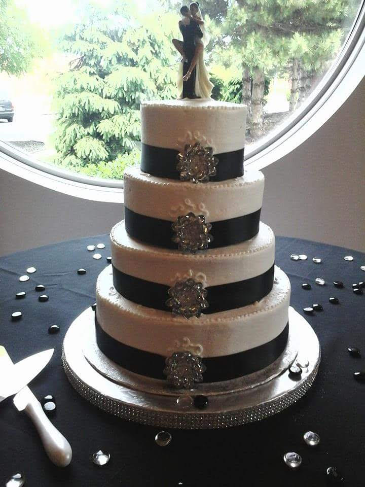 Sweet Elegance Cakes-By Tracie Bride And Groom Cake